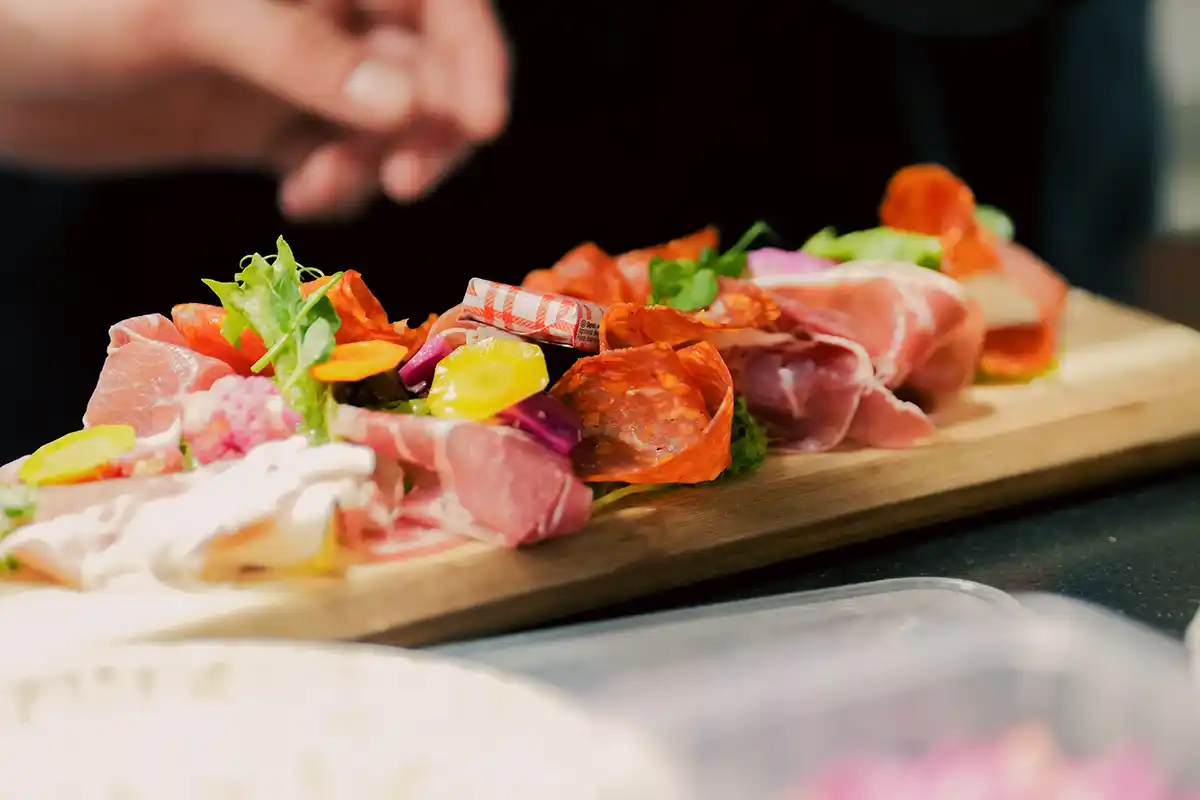 valentina-restaurant-site-250